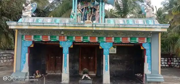 Arulmigu Perumal Temple, Gumbarahalli - 635123 அருள்மிகு பெருமாள் திருக்கோயில், Gumbarahalli - 635123, Dharmapuri - Ancient Temple Architecture and History Image 4