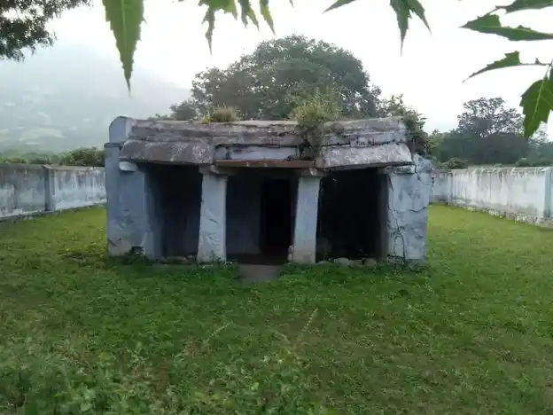 Arulmigu Perumal Temple, Ikondamkothapalle - 635203 அருள்மிகு பெருமாள் திருக்கோயில், ஐகொந்தம்கொத்தப்பள்ளி - 635203, Krishnagiri - Ancient Temple Architecture and History Image 5