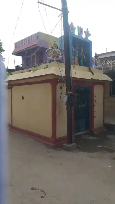 Arulmigu Perumal Temple, Inside The Village, Pillayarkuppam - 601204 அருள்மிகு பெருமாள் திருக்கோயில், Inside The Village, Pillayarkuppam - 601204, Tiruvallur - Ancient Temple Architecture and History Image 2