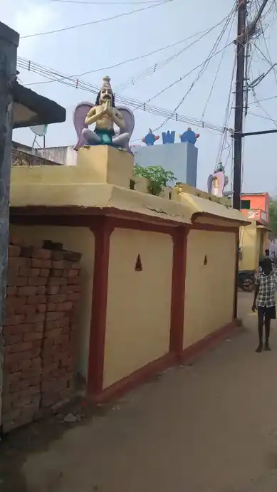 Arulmigu Perumal Temple, Inside The Village, Pillayarkuppam - 601204 அருள்மிகு பெருமாள் திருக்கோயில், Inside The Village, Pillayarkuppam - 601204, Tiruvallur - Ancient Temple Architecture and History Image 3
