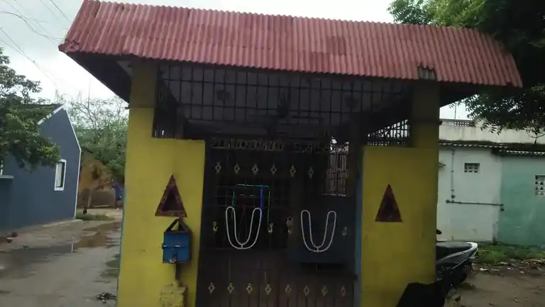 Arulmigu Perumal Temple, Inside The Village, Pullarambakkam - 602023 அருள்மிகு பெருமாள் திருக்கோயில், புல்லரம்பாக்கம், Pullarambakkam - 602023, Tiruvallur - Ancient Temple Architecture and History Image 4