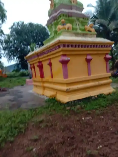 Arulmigu Perumal Temple, Kadhavani, Uttangarai - 635207 Temple