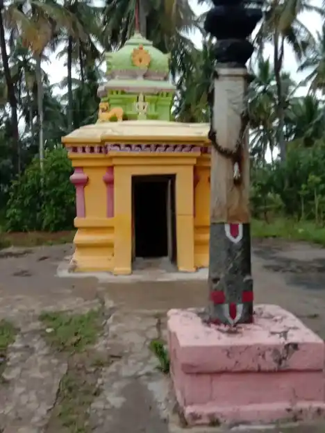 Arulmigu Perumal Temple, Kadhavani, Uttangarai - 635207 அருள்மிகு பெருமாள் திருக்கோயில், Kadhavani, Uttangarai - 635207, Krishnagiri - Ancient Temple Architecture and History Image 2