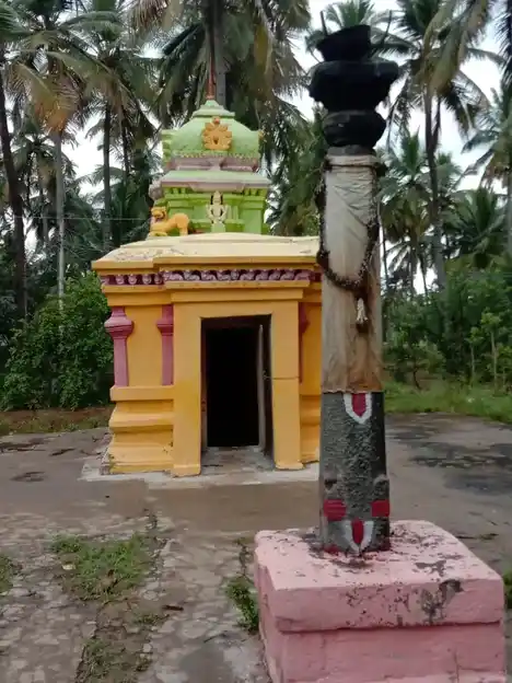 Arulmigu Perumal Temple, Kadhavani, Uttangarai - 635207 அருள்மிகு பெருமாள் திருக்கோயில், Kadhavani, Uttangarai - 635207, Krishnagiri - Ancient Temple Architecture and History Image 4