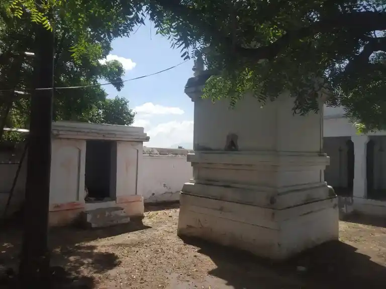 Arulmigu Perumal Temple, Kalappanpatti - 625529 அருள்மிகு பெருமாள் திருக்கோயில், Kalappanpatti - 625529, Madurai - Ancient Temple Architecture and History Image 3