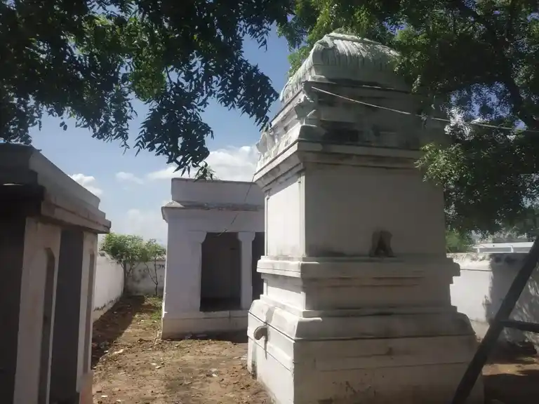 Arulmigu Perumal Temple, Kalappanpatti - 625529 அருள்மிகு பெருமாள் திருக்கோயில், Kalappanpatti - 625529, Madurai - Ancient Temple Architecture and History Image 4