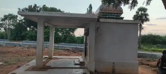 Arulmigu Perumal Temple, Kalladai - 621313 அருள்மிகு பெருமாள் திருக்கோயில்,  - 621313, Karur - Ancient Temple Architecture and History Image 3