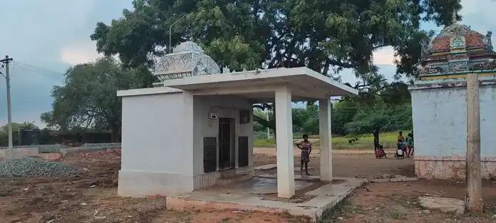Arulmigu Perumal Temple, Kalladai - 621313 அருள்மிகு பெருமாள் திருக்கோயில்,  - 621313, Karur - Ancient Temple Architecture and History Image 4