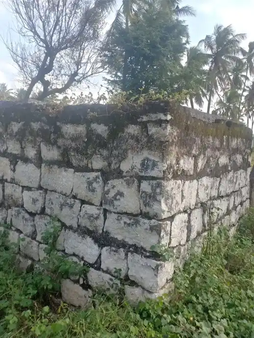 Arulmigu Perumal Temple, Kalukuttahalli - 636808 அருள்மிகு பெருமாள் திருக்கோயில், Kalukuttahalli - 636808, Dharmapuri - Ancient Temple Architecture and History Image 3