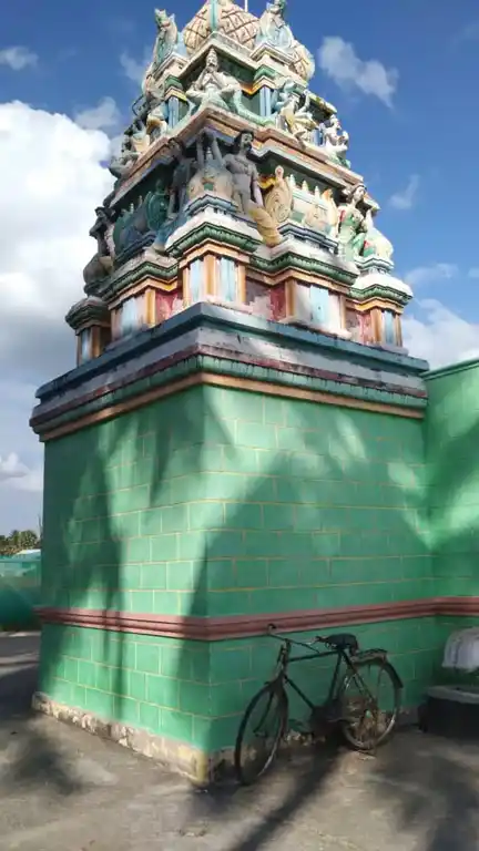 Arulmigu Perumal Temple, Kammampalle - 635120 அருள்மிகு பெருமாள் திருக்கோயில், கம்மம்பள்ளி - 635120, Krishnagiri - Ancient Temple Architecture and History Image 2