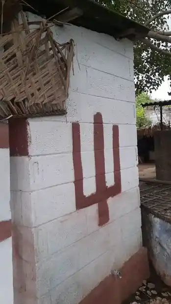 Arulmigu Perumal Temple, Karukampalayam, Samalapuram - 641663 அருள்மிகு பெருமாள் திருக்கோயில், Karukampalayam, Samalapuram - 641663, Tiruppur - Ancient Temple Architecture and History Image 2