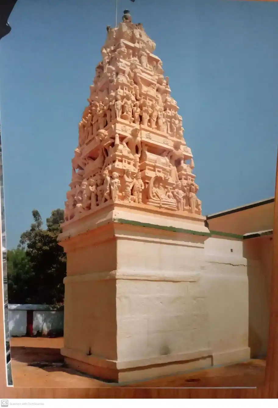 Arulmigu Perumal Temple, Karukkampalayam, Kolaram - 637201 அருள்மிகு பெருமாள் திருக்கோயில், கருக்கம்பாளையம், கோலாரம் - 637201, Namakkal - Ancient Temple Architecture and History Image 4