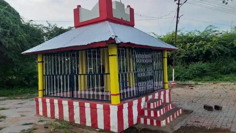 Arulmigu Perumal Temple, Kavanampatti - 625532 அருள்மிகு பெருமாள் திருக்கோயில், Kavanampatti - 625532, Madurai - Ancient Temple Architecture and History Image 2