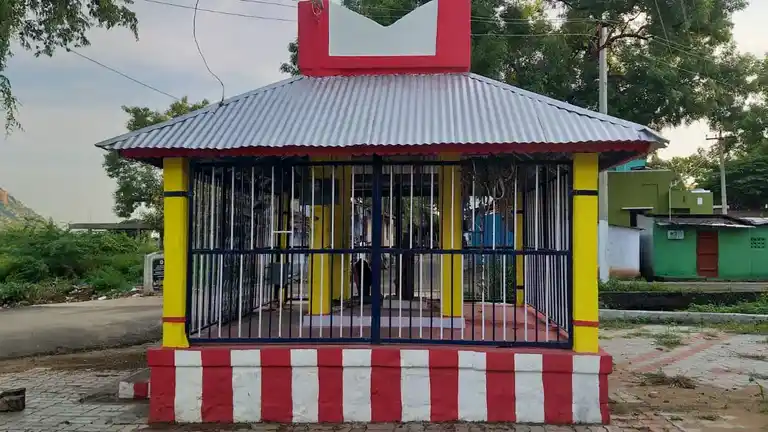 Arulmigu Perumal Temple, Kavanampatti - 625532 அருள்மிகு பெருமாள் திருக்கோயில், Kavanampatti - 625532, Madurai - Ancient Temple Architecture and History Image 4