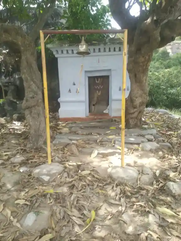 Arulmigu Perumal Temple, Kodugur - 635122 அருள்மிகு பெருமாள் திருக்கோயில், கொடுகூர் - 635122, Krishnagiri - Ancient Temple Architecture and History Image 3