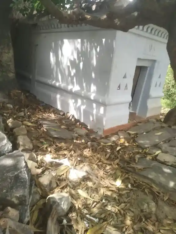 Arulmigu Perumal Temple, Kodugur - 635122 அருள்மிகு பெருமாள் திருக்கோயில், கொடுகூர் - 635122, Krishnagiri - Ancient Temple Architecture and History Image 4