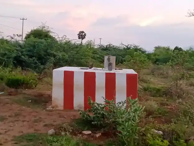 Arulmigu Perumal Temple, Kombaipatty - 624202 அருள்மிகு பெருமாள் திருக்கோயில், Kombaipatty - 624202, Dindigul - Ancient Temple Architecture and History Image 3