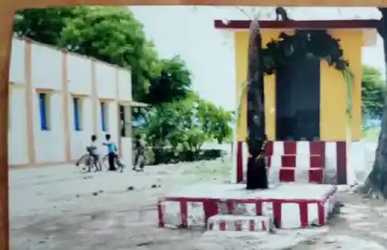 Arulmigu Perumal Temple, Kongalapuram, Kongalapuram - 626123 அருள்மிகு பெருமாள் திருக்கோயில், கொங்கலாபுரம், Kongalapuram - 626123, Virudhunagar - Ancient Temple Architecture and History Image 2