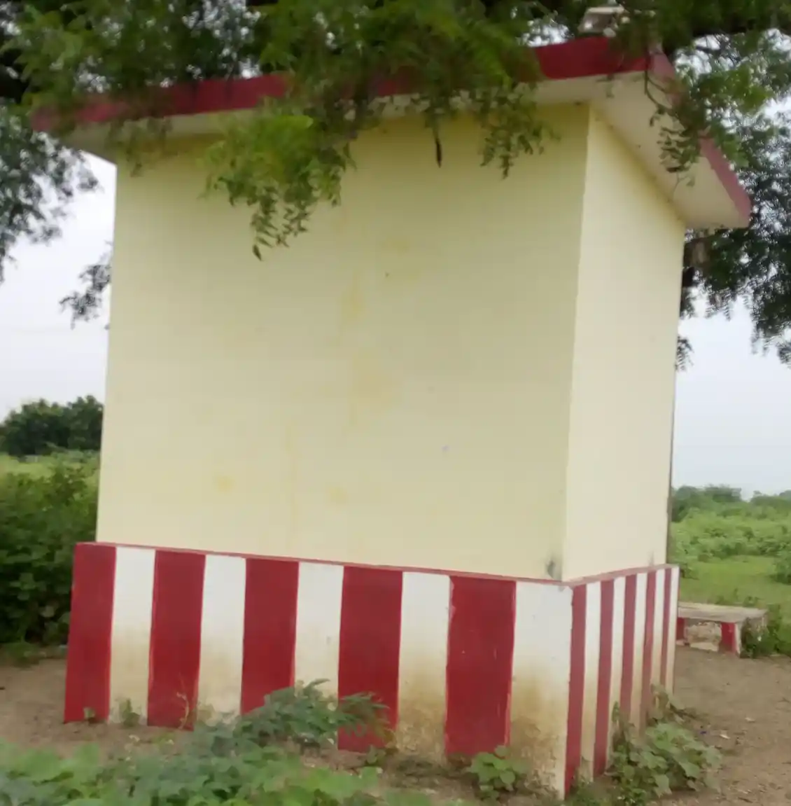 Arulmigu Perumal Temple, Kongalapuram, Kongalapuram - 626123 அருள்மிகு பெருமாள் திருக்கோயில், கொங்கலாபுரம், Kongalapuram - 626123, Virudhunagar - Ancient Temple Architecture and History Image 7