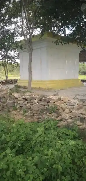 Arulmigu Perumal Temple, Kurumapatti - 606703 அருள்மிகு பெருமாள் திருக்கோயில், Kurumapatti - 606703, Tiruvannamalai - Ancient Temple Architecture and History Image 3