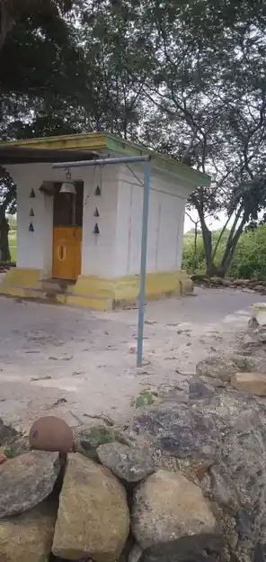 Arulmigu Perumal Temple, Kurumapatti - 606703 அருள்மிகு பெருமாள் திருக்கோயில், Kurumapatti - 606703, Tiruvannamalai - Ancient Temple Architecture and History Image 4