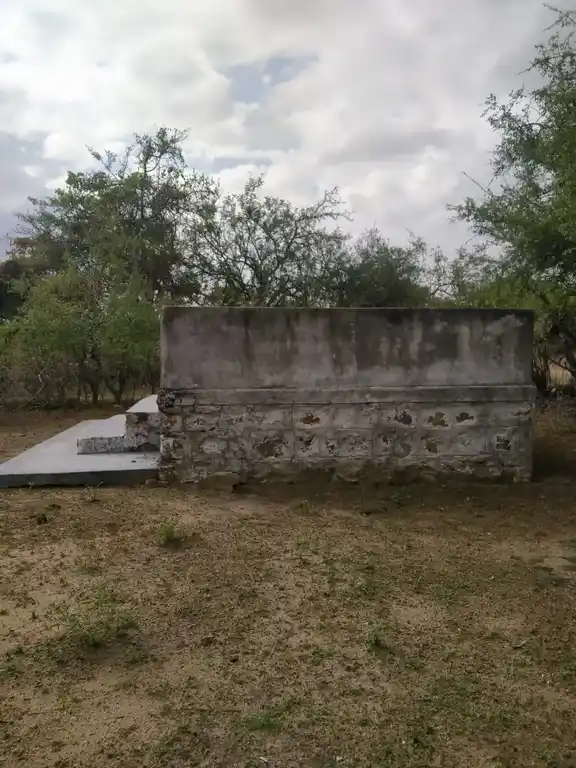 Arulmigu Perumal Temple, Kuthilupai - 624712 அருள்மிகு பெருமாள் தி/கோ, Kuthilupai - 624712, Dindigul - Ancient Temple Architecture and History Image 3
