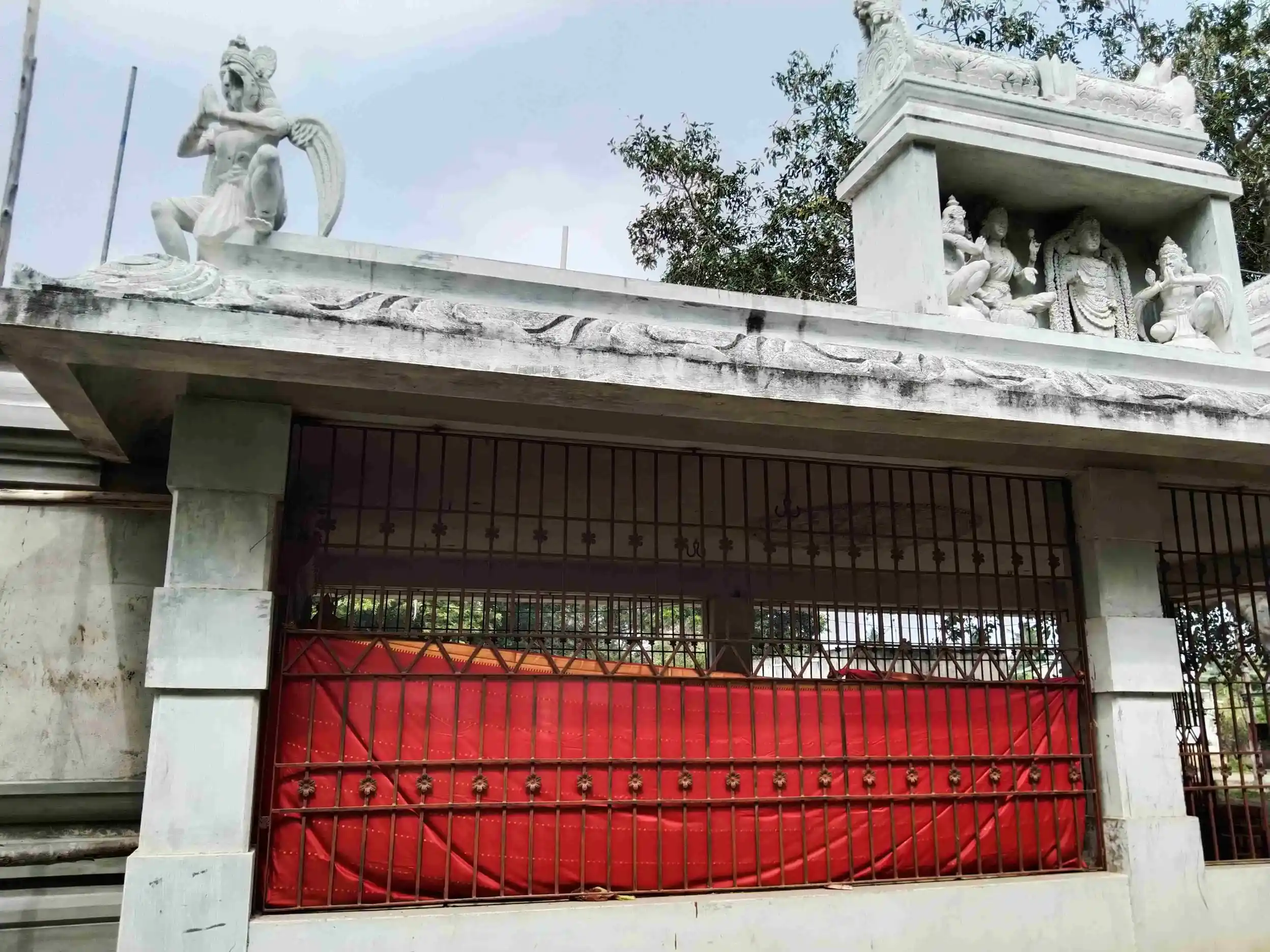 Arulmigu Perumal Temple, Madaiyambakkam - 603302 அருள்மிகு பெருமாள் திருக்கோயில், Madaiyambakkam - 603302, Chengalpattu - Ancient Temple Architecture and History Image 5