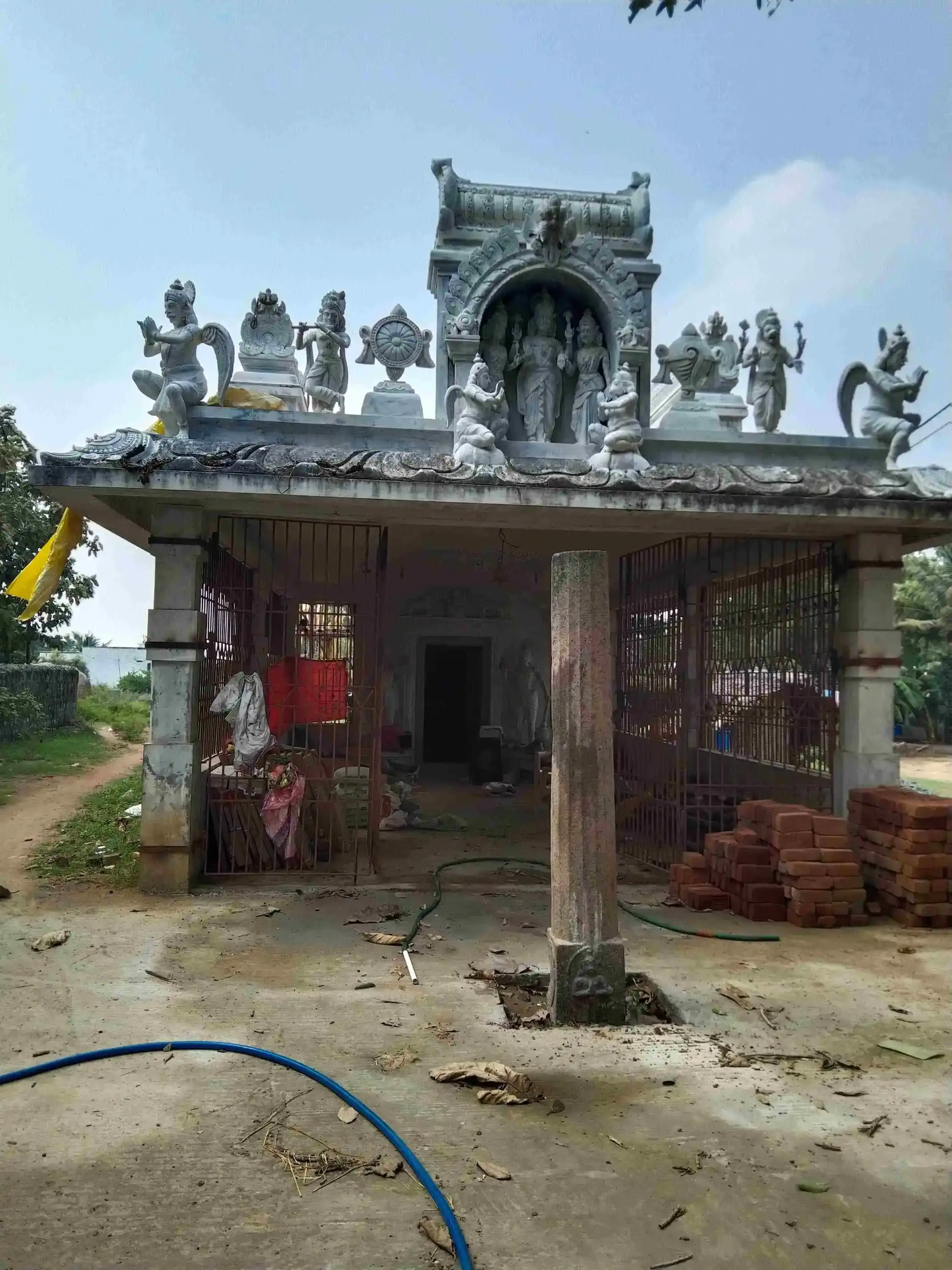 Arulmigu Perumal Temple, Madaiyambakkam - 603302 அருள்மிகு பெருமாள் திருக்கோயில், Madaiyambakkam - 603302, Chengalpattu - Ancient Temple Architecture and History Image 7