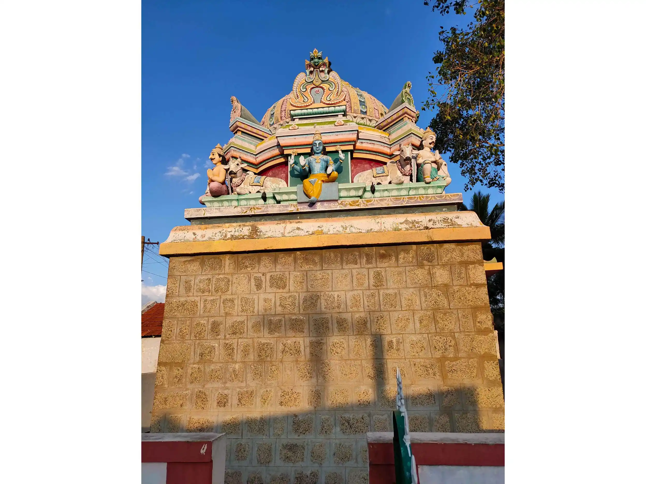 Arulmigu Perumal Temple, Malaiyampalayam, Ganapathipalayam - 642122 Temple
