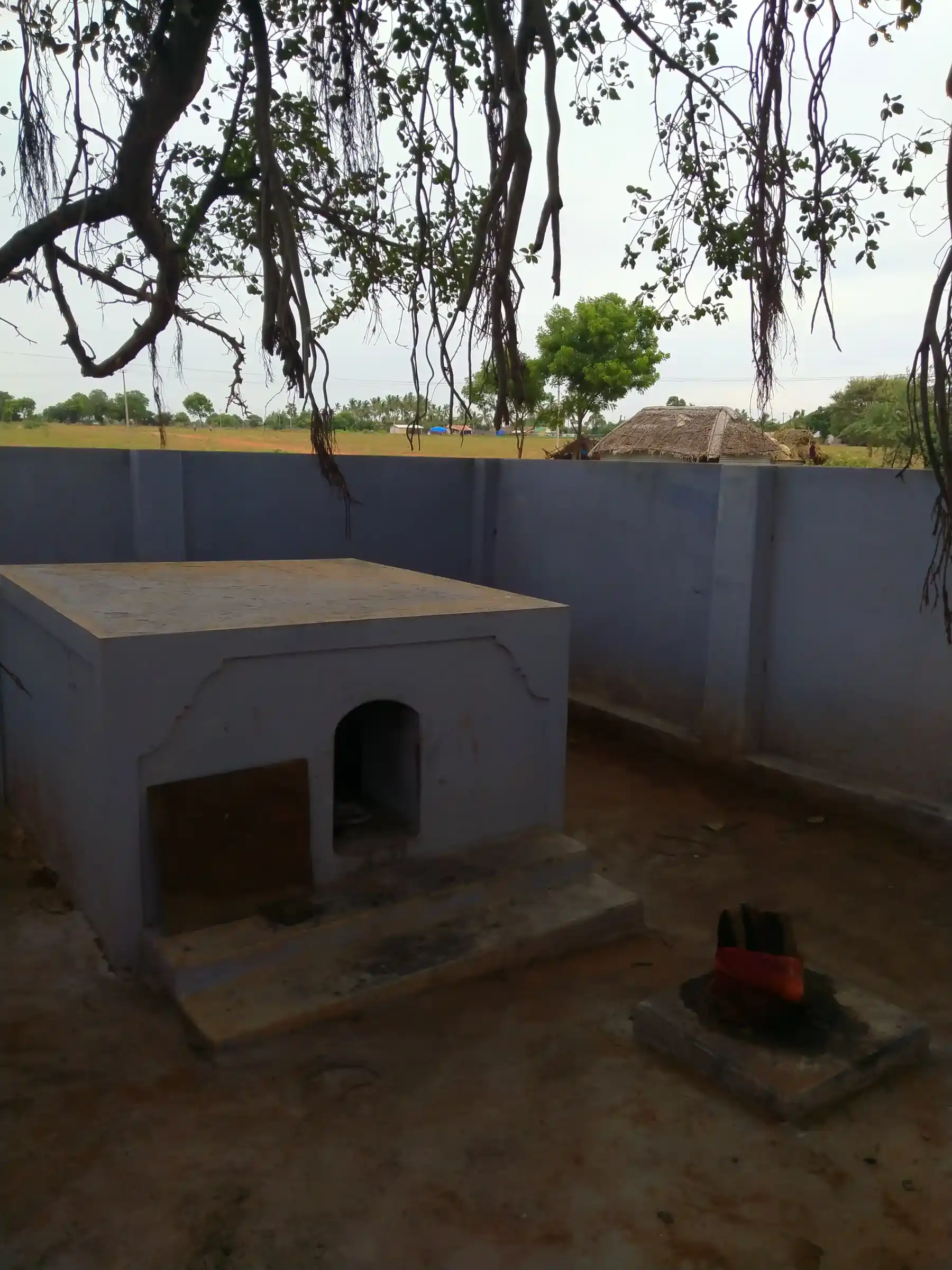 Arulmigu Perumal Temple, Manjanayakanpatti - 624614 அருள்மிகு பெருமாள் திருக்கோயில், Manjanayakanpatti - 624614, Dindigul - Ancient Temple Architecture and History Image 3