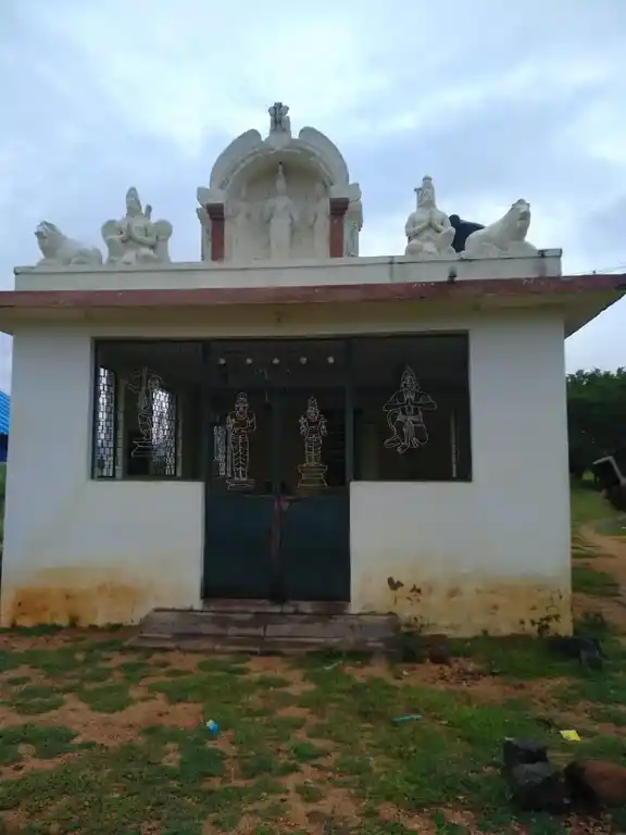 Arulmigu Perumal Temple, Mathakarai - 625703 Arulmigu Perumal Temple, Mathakarai - 625703, Madurai - Ancient Temple Architecture and History Image 3