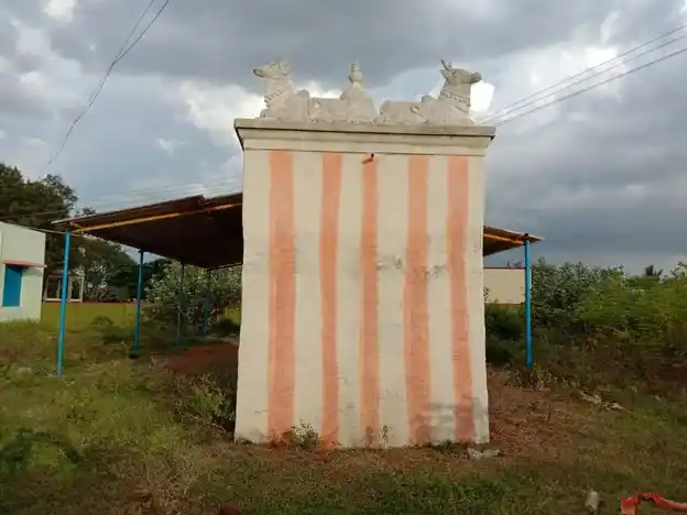 Arulmigu Perumal Temple, Meal Pulikallu - 636808 அருள்மிகு பெருமாள் திருக்கோயில், Meal Pulikallu - 636808, Dharmapuri - Ancient Temple Architecture and History Image 3