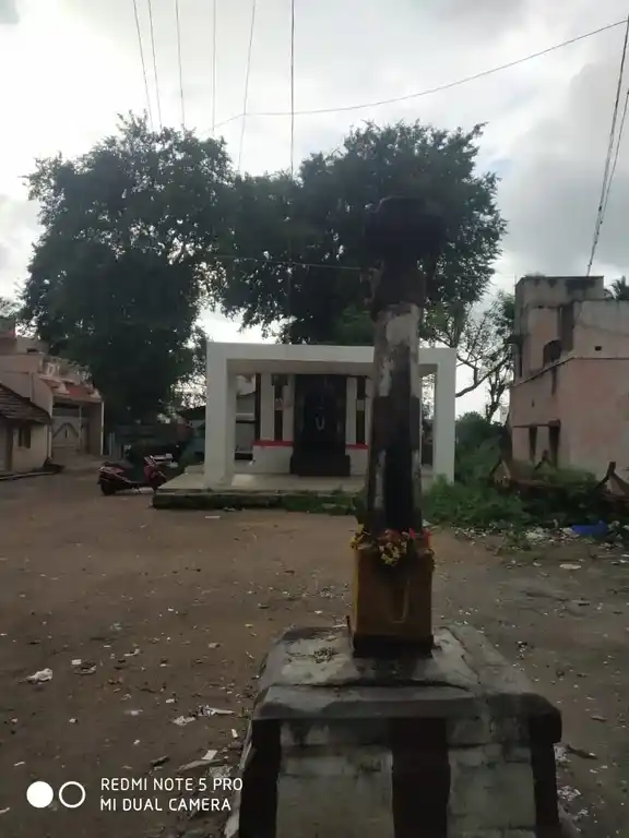 Arulmigu Perumal Temple, Mgr Nagar, Pedamaneri - 636701 அருள்மிகு பெருமாள் திருக்கோயில், Mgr Nagar, Pedamaneri - 636701, Dharmapuri - Ancient Temple Architecture and History Image 7