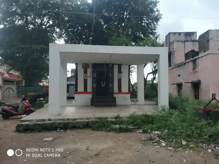 Arulmigu Perumal Temple, Mgr Nagar, Pedamaneri - 636701 அருள்மிகு பெருமாள் திருக்கோயில், Mgr Nagar, Pedamaneri - 636701, Dharmapuri - Ancient Temple Architecture and History Image 9