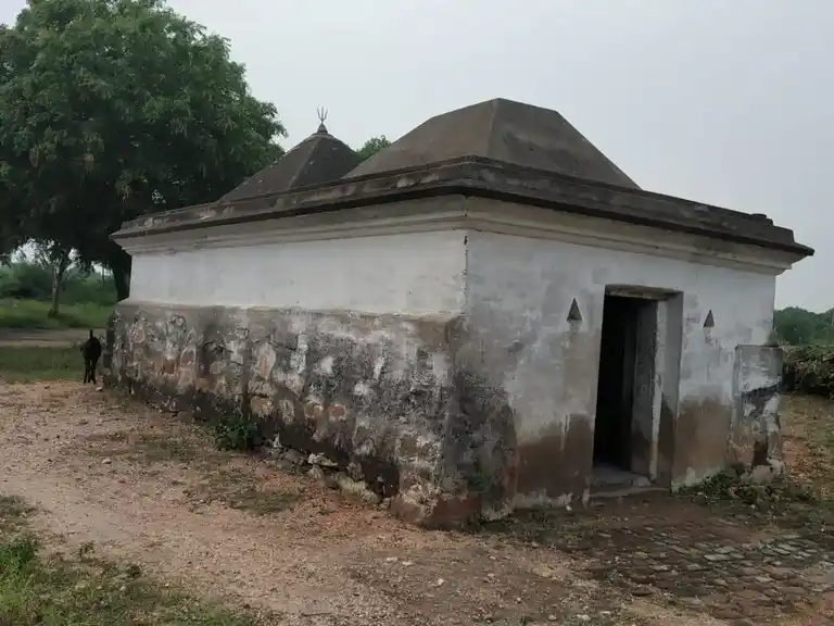 Arulmigu Perumal Temple, Muthayanallur - 620101 Arulmigu Perumal Temple, Muthayanallur - 620101, Thiruchirappalli - Ancient Temple Architecture and History Image 2