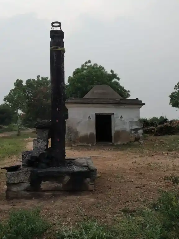 Arulmigu Perumal Temple, Muthayanallur - 620101 Arulmigu Perumal Temple, Muthayanallur - 620101, Thiruchirappalli - Ancient Temple Architecture and History Image 3