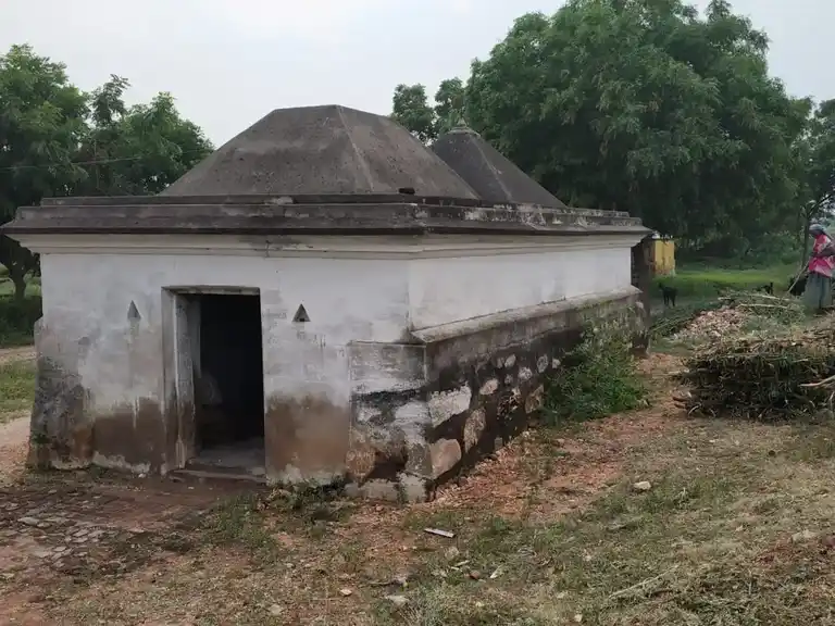 Arulmigu Perumal Temple, Muthayanallur - 620101 Arulmigu Perumal Temple, Muthayanallur - 620101, Thiruchirappalli - Ancient Temple Architecture and History Image 4