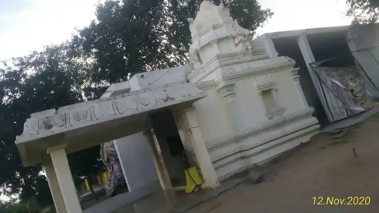 Arulmigu Perumal Temple, Naduppatti - 635307 அருள்மிகு பெருமாள் திருக்கோயில், Naduppatti - 635307, Krishnagiri - Ancient Temple Architecture and History Image 3