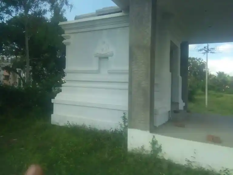 Arulmigu Perumal Temple, Naganapalli - 635108 அருள்மிகு பெருமாள் திருக்கோயில், நாகனப்பள்ளி - 635108, Krishnagiri - Ancient Temple Architecture and History Image 3