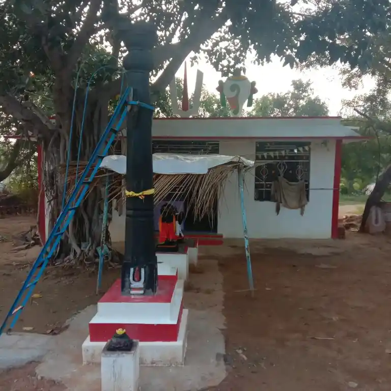 Arulmigu Perumal Temple, Nallakutlahalli, Obilinayakkanpatti - 635303 Temple