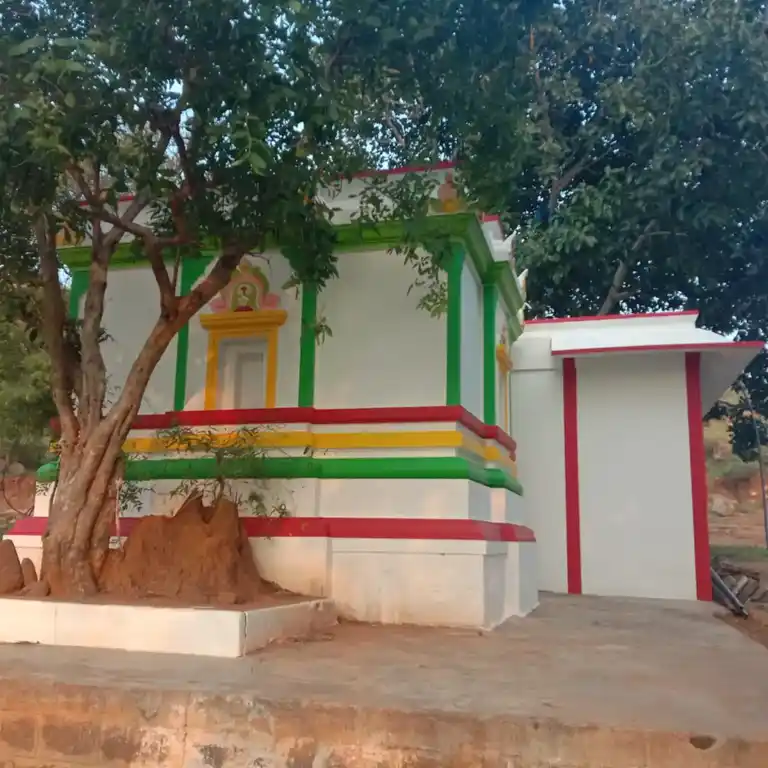 Arulmigu Perumal Temple, Nallakutlahalli, Obilinayakkanpatti - 635303 Arulmigu Perumal Temple, Nallakutlahalli, Obilinayakkanpatti - 635303, Dharmapuri - Ancient Temple Architecture and History Image 4