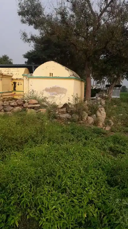 Arulmigu Perumal Temple, Naranapuram - 636903 அருள்மிகு பெருமாள் திருக்கோயில், Naranapuram - 636903, Dharmapuri - Ancient Temple Architecture and History Image 4