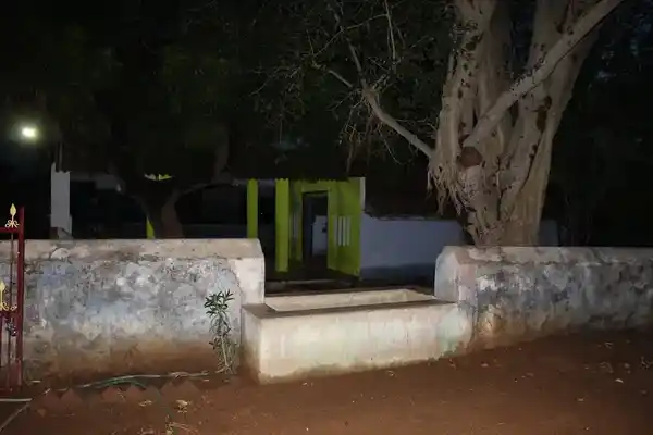 Arulmigu Perumal Temple, Near Amman Temple, Rajavallipuram - 627359 அருள்மிகு பெருமாள் திருக்கோயில், Near Amman Temple, இராஜவல்லிபுரம் - 627359, Tirunelveli - Ancient Temple Architecture and History Image 4