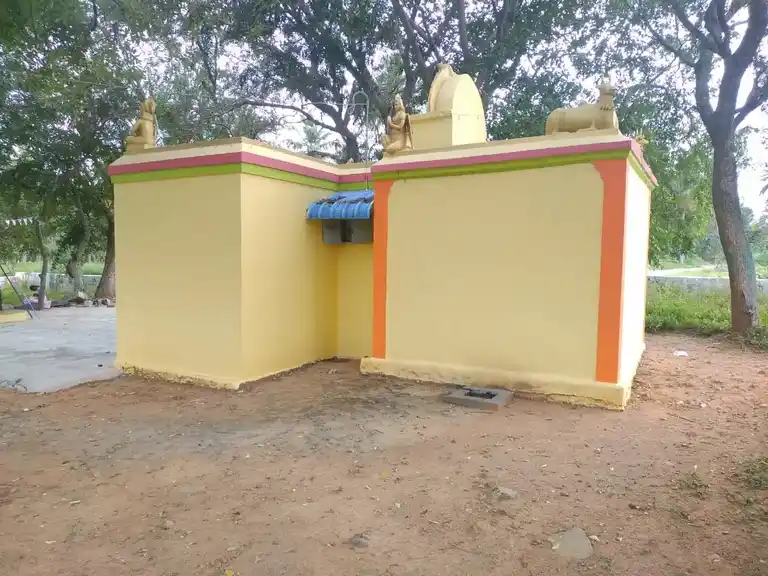 Arulmigu Perumal Temple, Near Ariyakulam, Mottupatti - 635202 அருள்மிகு பெருமாள் திருக்கோயில், Near Ariyakulam, Mottupatti - 635202, Dharmapuri - Ancient Temple Architecture and History Image 2
