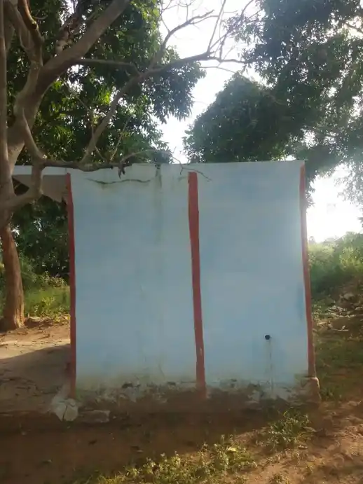 Arulmigu Perumal Temple, Near G.H.S.School ,Pochampalli, Jambukuttappatti - 635206 அருள்மிகு பெருமாள் திருக்கோயில், Near G.H.S.School ,Pochampalli, ஜம்புகுட்டப்பட்டி - 635206, Krishnagiri - Ancient Temple Architecture and History Image 4