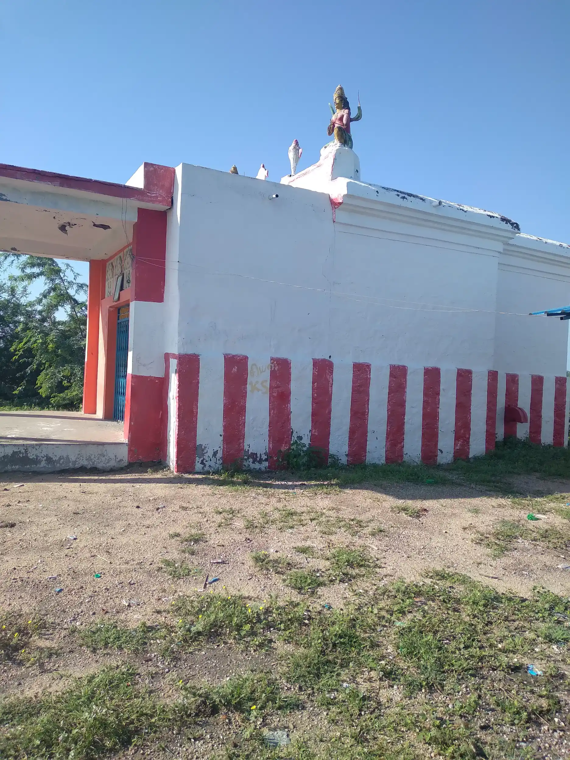 Arulmigu Perumal Temple, North Side In The Village, Kuppampatti. - 626003 அருள்மிகு பெருமாள் திருக்கோயில், கிராமத்தின் வடபுரம், குப்பாம்பட்டி கிராமம் - 626003, Virudhunagar - Ancient Temple Architecture and History Image 3