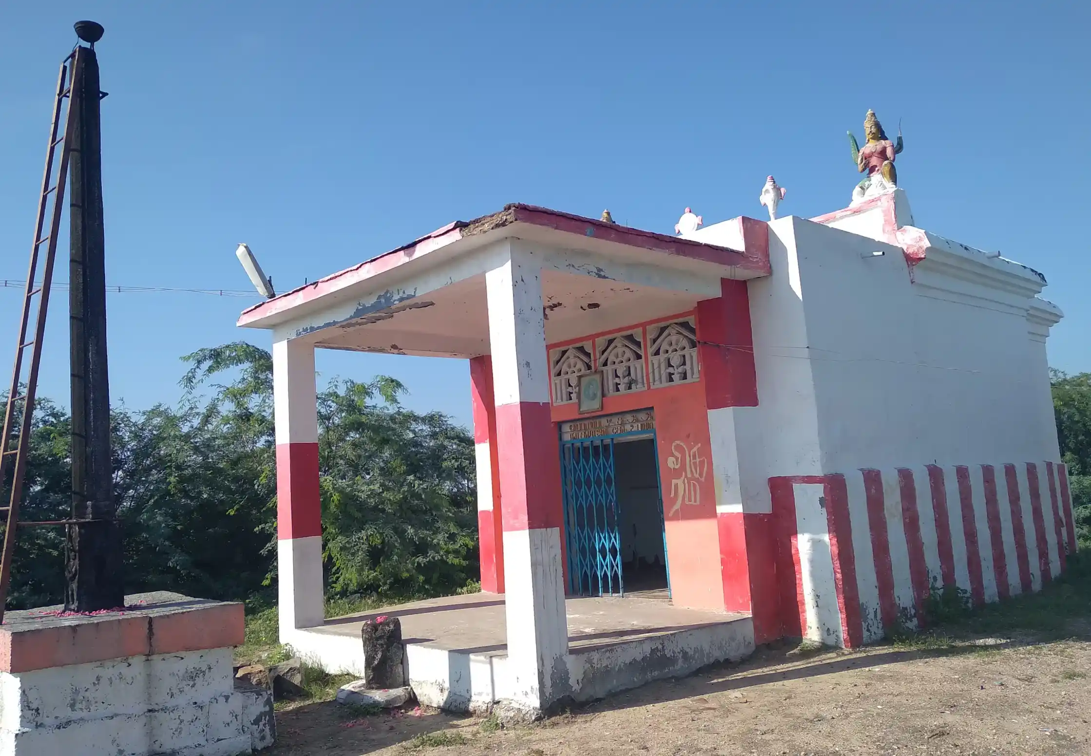 Arulmigu Perumal Temple, North Side In The Village, Kuppampatti. - 626003 அருள்மிகு பெருமாள் திருக்கோயில், கிராமத்தின் வடபுரம், குப்பாம்பட்டி கிராமம் - 626003, Virudhunagar - Ancient Temple Architecture and History Image 5