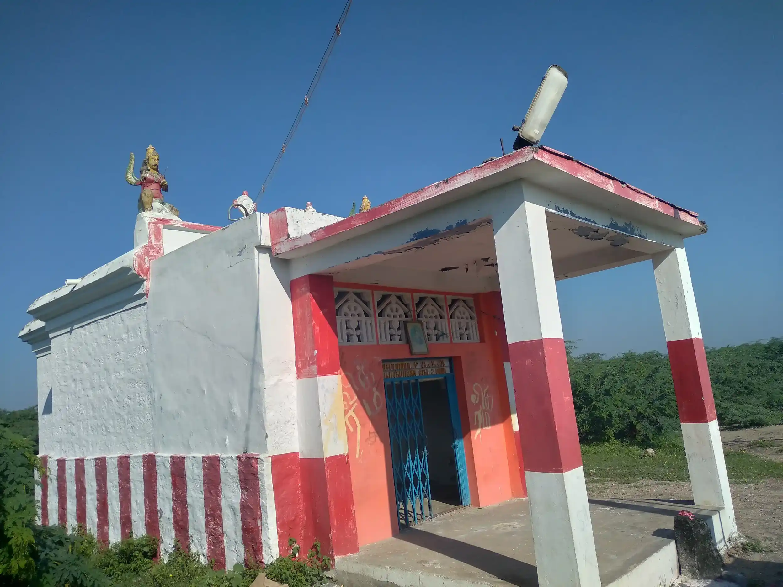 Arulmigu Perumal Temple, North Side In The Village, Kuppampatti. - 626003 அருள்மிகு பெருமாள் திருக்கோயில், கிராமத்தின் வடபுரம், குப்பாம்பட்டி கிராமம் - 626003, Virudhunagar - Ancient Temple Architecture and History Image 6