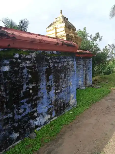 Arulmigu Perumal Temple, Periyakaradiur, Karadiur Veramalai - 635204 Arulmigu Perumal Temple, பெரியகரடியூர், கரடியூர் - 635204, Krishnagiri - Ancient Temple Architecture and History Image 3