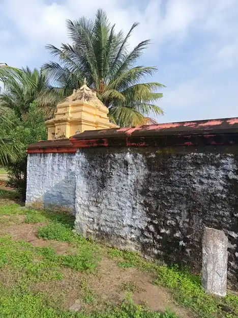 Arulmigu Perumal Temple, Periyakaradiur, Karadiur Veramalai - 635204 Arulmigu Perumal Temple, பெரியகரடியூர், கரடியூர் - 635204, Krishnagiri - Ancient Temple Architecture and History Image 5